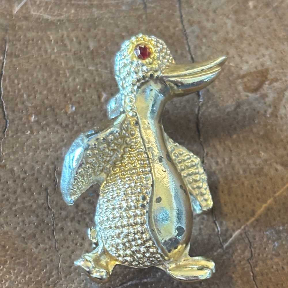 Vintage Penguin Brooch Gold Tone Rhinestone Penguin Pin Retro